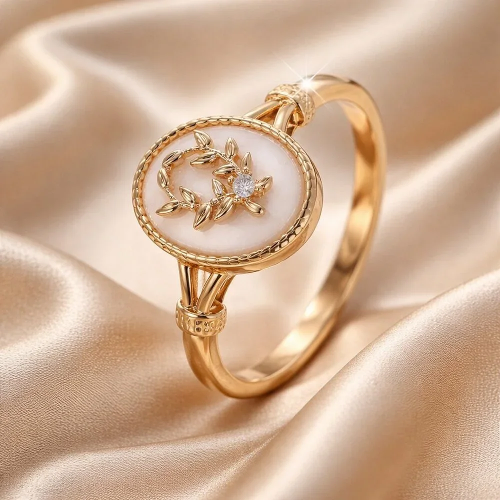 NEW Vintage Style Medallion Ring Sz 7 14K Plated Enamel Leaf Dainty Fairy